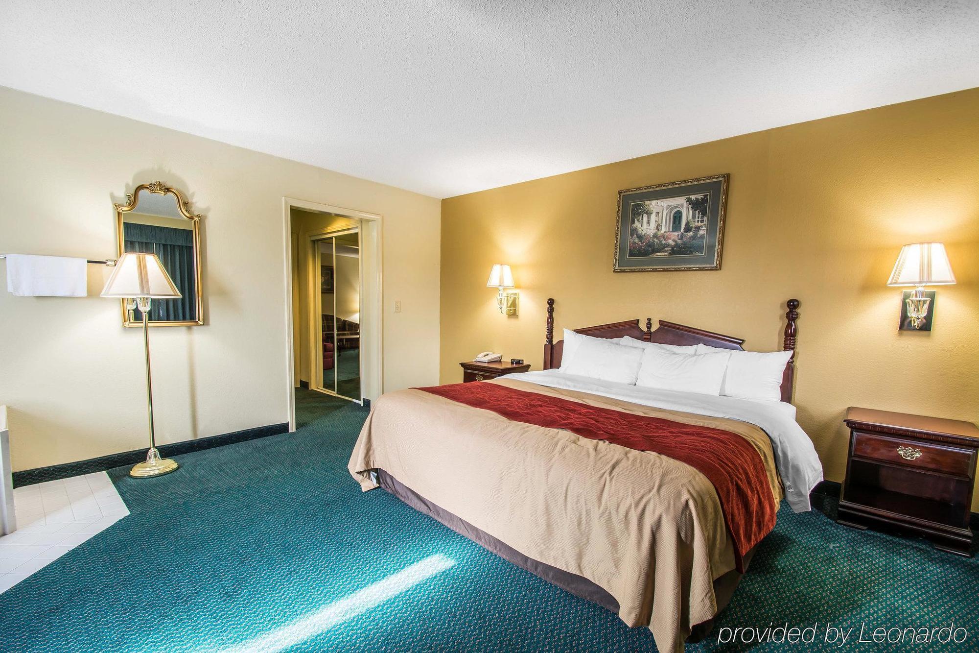 Super 8 By Wyndham Montgomery I-65 Exterior foto